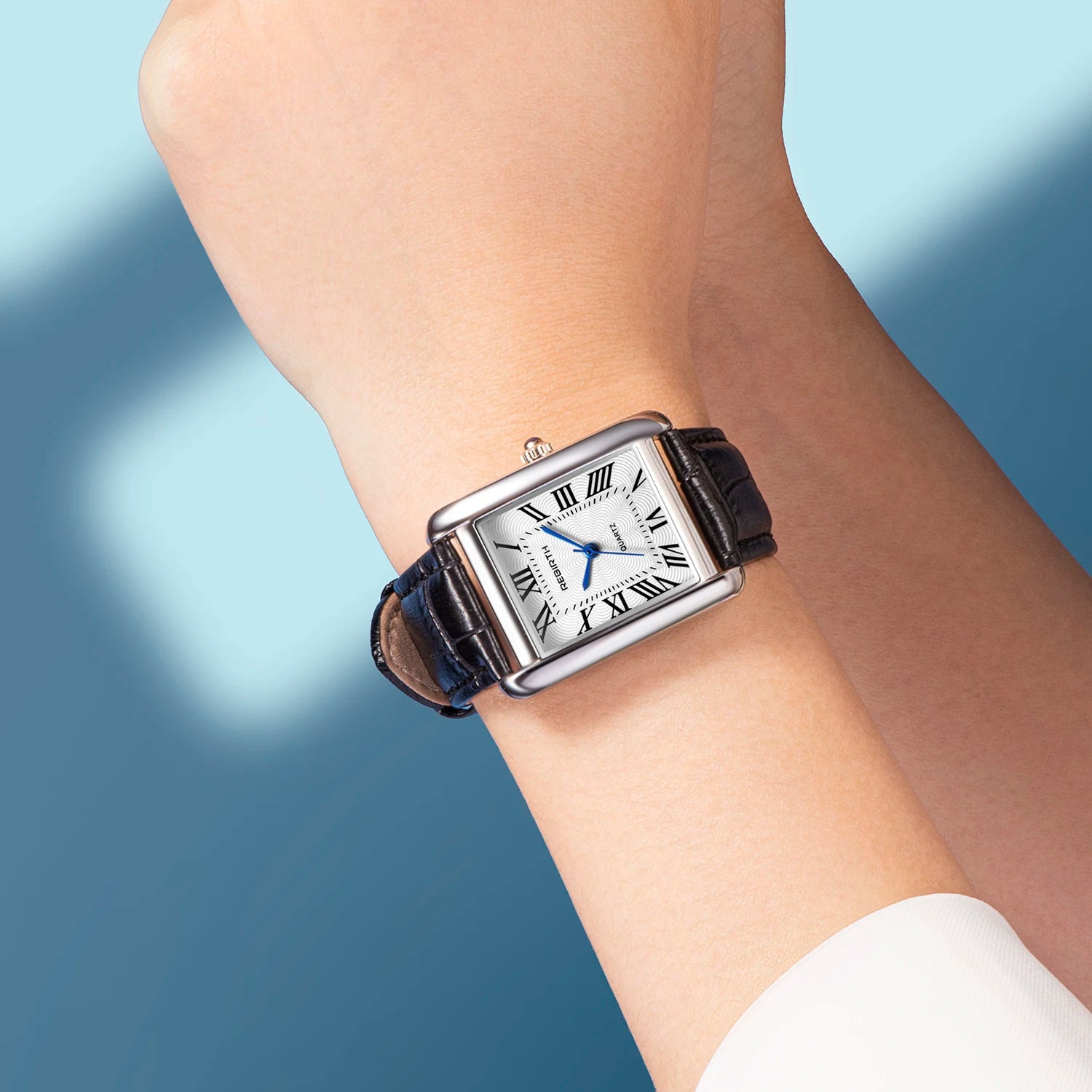 Reloj Trevisso — Caja Cuadrada, Números Romanos y Correa de Piel Genuina