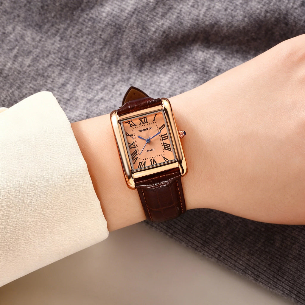 Reloj Trevisso — Caja Cuadrada, Números Romanos y Correa de Piel Genuina